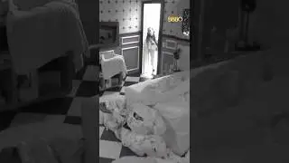 RENATA VOLTA DA VITRINE DO SEU FIFI E ACORDA A CASA! 💥 