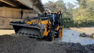 JCB Backhoe in Action | Building a Temporary Dam in a River 🚜💦