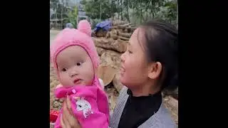 💔 Only 18, Yet So Strong  Single Mother Cooks for Poor Kids and Works Hard to Survive
