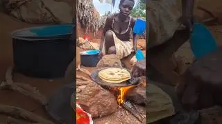 African Village Life | Baking Bread & Sharing Meals with Children.#shorts #food #villagelife