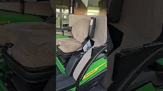 Газонокосилка John Deere 1575 фронтального навесного типа 2024 года с кабиной с кондиционером и отоплением