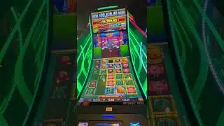 My new favorite game! Max bet ultra spins #slot #casinogames #casino #slotjackpot #huffnpuff #fun 