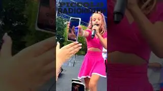 На нашей сцене PICCOLO/RADIOKIDSFM на VK Fest в Санкт-Петербурге выступала Арина Топ