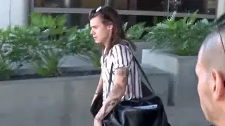 X17 EXCLUSIVE Harry Styles Asked About 5 Seconds Of Summer Rivalry