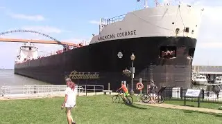 &laquo;Титаник&raquo;? &laquo;American Courage&raquo; разгружается в гавани Аштабула, штат Огайо.