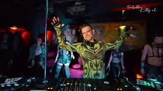 ❌𝐅𝐎𝐑𝐁𝐈𝐃𝐃𝐄𝐍 𝐊𝐈𝐓𝐓𝐘❌ &hearts; Be Free - Be Yourself  DJ PRISZ #ForbiddenRave