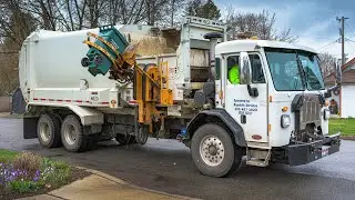Republic Services | Labrie Automizer Right-Hand Garbage Truck