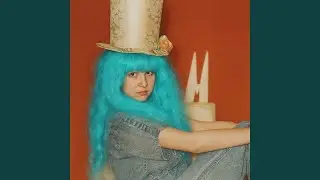Девочка Юлечка