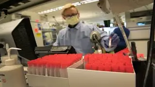 Coronavirus: Eli Lilly launches first human trial of a new type of treatment