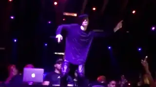 Justin Bieber drunk talks and sings at 1OAK, Hollywood