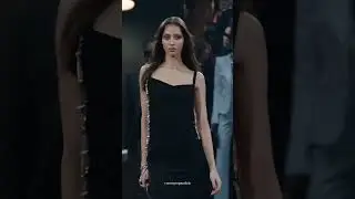 Yasmin Wijnaldum for Dsquared2 FW25#yasminwijnaldum#supermodel#runway#dsquared2