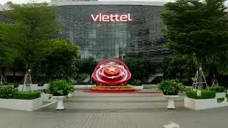 [Viettel Group] T&ograve;a nh&agrave; trụ sở Tập đo&agrave;n Viettel trong sắc đỏ thi&ecirc;ng li&ecirc;ng của l&aacute; cờ Tổ quốc