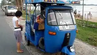 スリランカのアイスクリーム売り3輪車 Ice cream sales three wheel Srilanka.