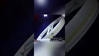 Он потратил 365 дней на создание полномасштабного вертолета из пенопласта.