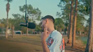 Fly Kicks - &ldquo;Know Me&rdquo; (Live Performance) | Hot Mic Ep. 2