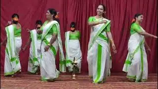 Sreekrishna thiruvathira team on stage