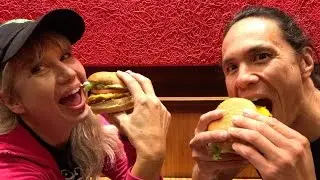 Trying the Beyond Burger at Veggie Grill. Vegan Fast Food!