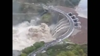 Fengman Dam's flood discharging, Jilin city, China. 吉林丰满大坝泄洪