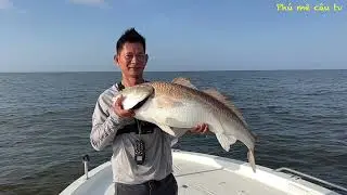 2 man Limits speckled trout jigging plastic