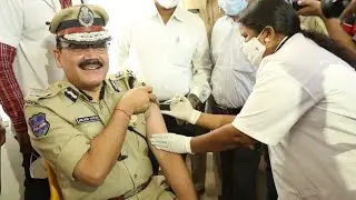 Hyderabad Police Commissioner Anjani Kumar Takes Covid Vaccine | #HYDNOW
