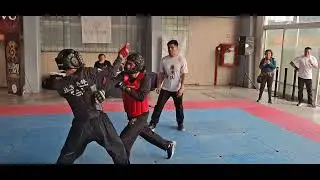 Diferentes estaturas combatiendo en torneo de Chi Sau #wingchun
