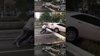 Зато вытолкали машину!