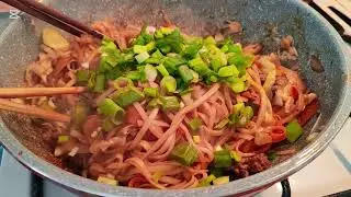 Korean hotdog. Mì xào thịt bò hai món đơn giản mà siêu ngon luôn cả nhà oi