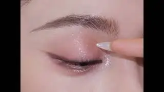 Quick Eyeshadow Blend and Lash Application