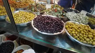 オランダ🇳🇱 バザールを歩く  – スパイシーオリーブ、バクラヴァと美味しい食べ物