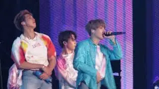 BTS no Brasil Day 1 [25/05] BOY WITH LUV