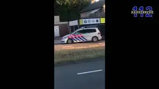 Agenten rijden busje klem
