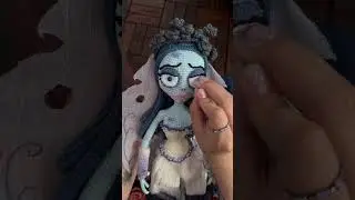 Detalles_Emily_🦋💀💙💛_pdf_Emily_the_Corpse Bride 
