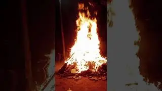 Yah Main Aag mein kya kar rahi hun || kya Chala rahi hu 🙏🙏