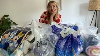 HUGE DISNEYWORLD HAUL 🛍 Loungefly&rsquo;s, Spirit Jersey&rsquo;s, Minnie Ears! My First video