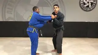 QUEDA COM PEGADA CRUZADA NA MANGA #bjj #jiujitsu #queda