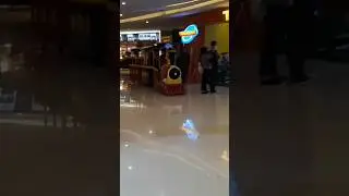 Naik kereta di dalem Mall #fyp #naikkeretaapi #naikkereta #timezone #keretaapi #keretamini #viral