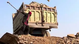How stone Crushing works? 🔥Sand Crushing 🔥ASMR HOW to Crush Rocks  ? heavey Machinery#goviral 