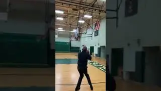 OBAMA LIKE A BOSS - SHOOTING A 3 POINTER in BASKETBALL