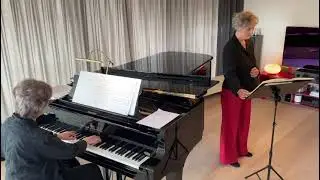 A. Oomen: Het kind en ik (M.Nijhoff)door Franciska Dukel en Annette Rogers.