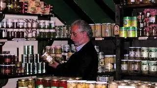 Vinoteca El colmado de Ezcaray en La Rioja.wmv