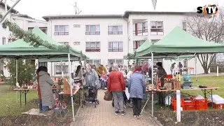 Stimmungsvoller Adventsmarkt  der Volkssolidarit&auml;t in der Jahnstra&szlig;e in P&ouml;&szlig;neck.