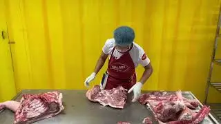 Cutting of the different parts of a half pork carcass and deboning #butcher #deboner #Meat cutter