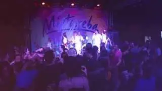 BANDA MISTUREBA - (MEDLEY -We will rock you/Agamamou/Voc&ecirc;/Gostava tanto de voc&ecirc;...