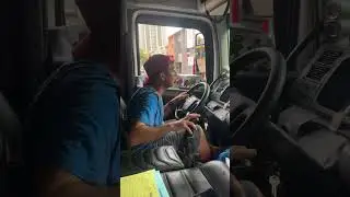P&Eacute; DE FERRO LOUCO SAINDO CRUZANDO MARCHA #shortsfeed #shortsvideo #shortsviral