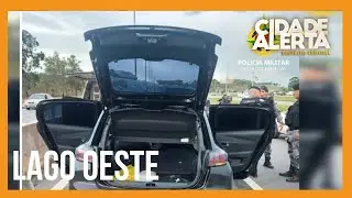 Fam&iacute;lia &eacute; feita de ref&eacute;m e homem salta de carro em movimento