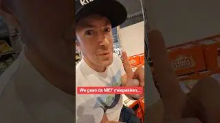 Colruyt vs. DelhaizeWie wint deze strijd? 🥊 #Colruyt #delhaize #Stella #bier #fyp #youtubeshorts