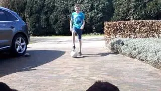 Voetballen met Bob deel 1