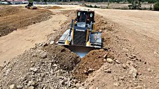 WoW!! Bulldozers SHANTUI DH17c2 pushing soil filling up with 25ton Dump trucks unloading.