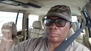 MOMNOUGUI ROBERT ALAIN DRIVING ON THE SECOND BRIDGE ON THE WOURI DOUALA BONABERI