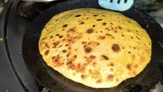 बच्चों की demond पर मुझे दोबारा बनाना पड़ गया। ये केवल सर्दियों में ही बनता है। Bhathuaa paratha 